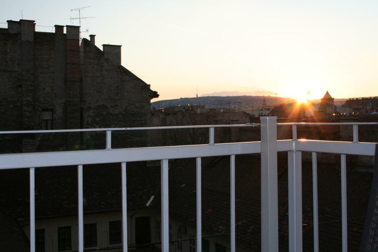 Broadway Center Rooftop View Apartment Budapest Esterno foto